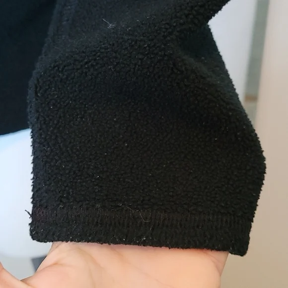 Mountain Hardwear Black Fleece Quarter Zip Pullover Sweater - Picture 2 of 7